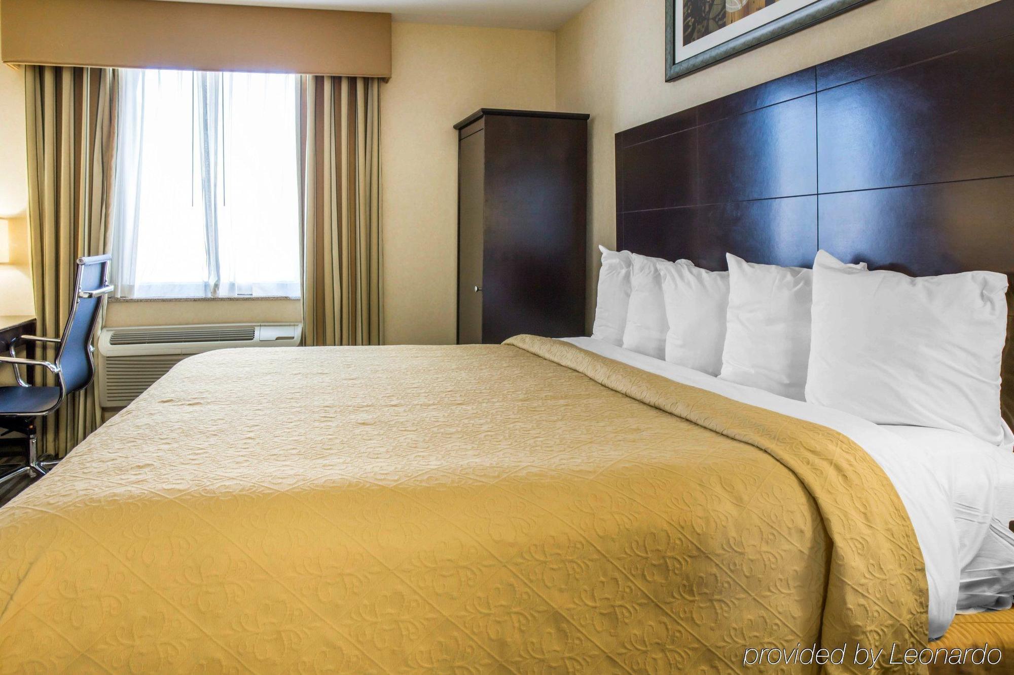 Quality Inn Woodside Queens New York City Exterior photo