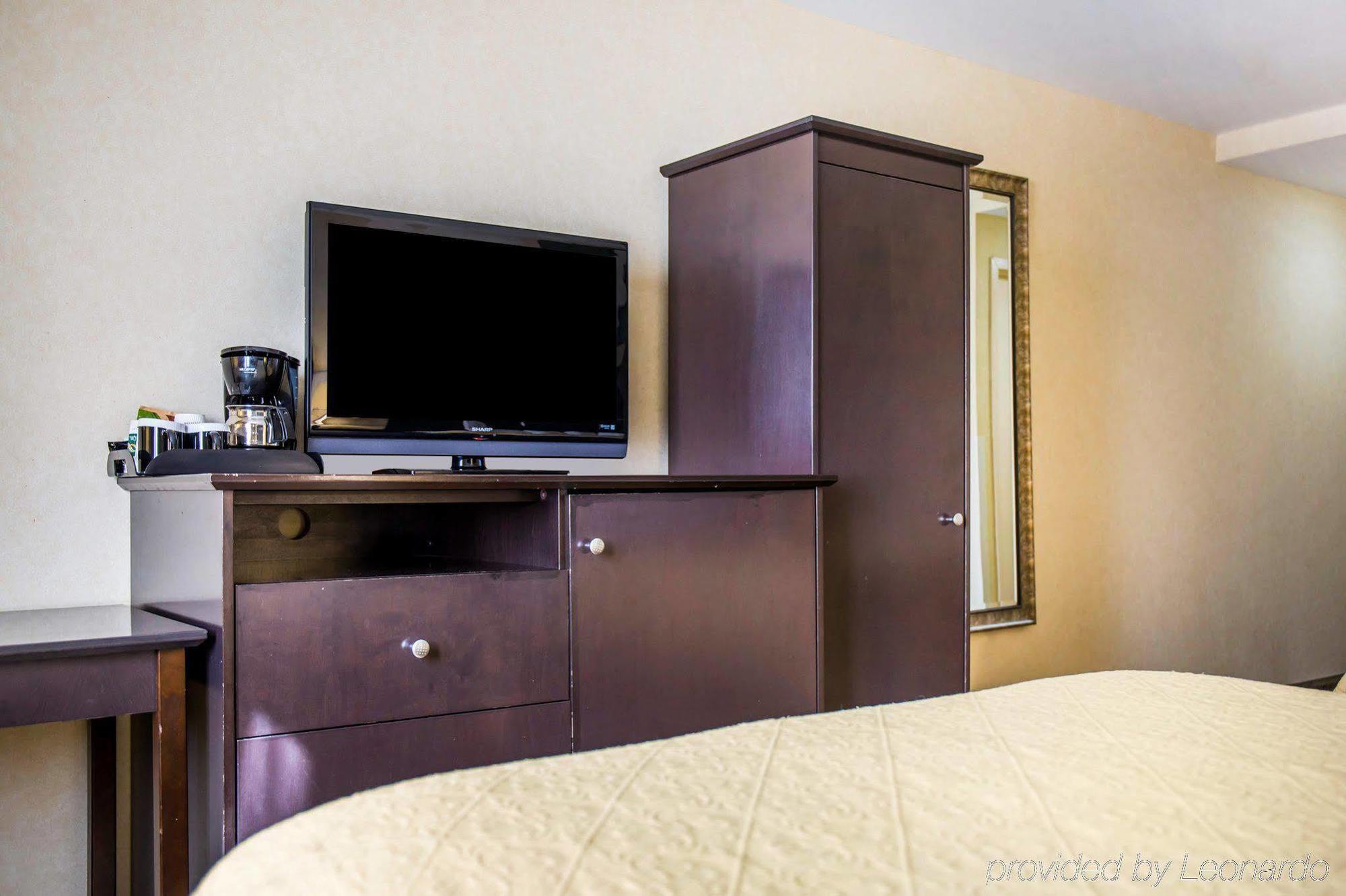 Quality Inn Woodside Queens New York City Exterior photo