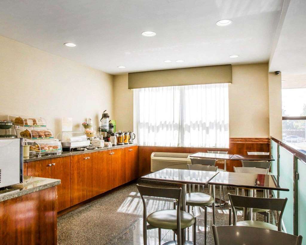 Quality Inn Woodside Queens New York City Restaurant photo